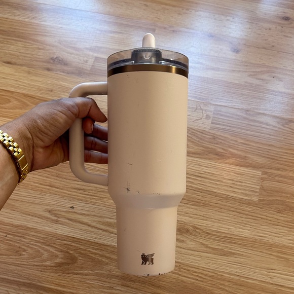 40 oz. Stanley Flip Top (soft pink) ✨ - Picture 8 of 12